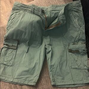 Men's Green Cargo Shorts